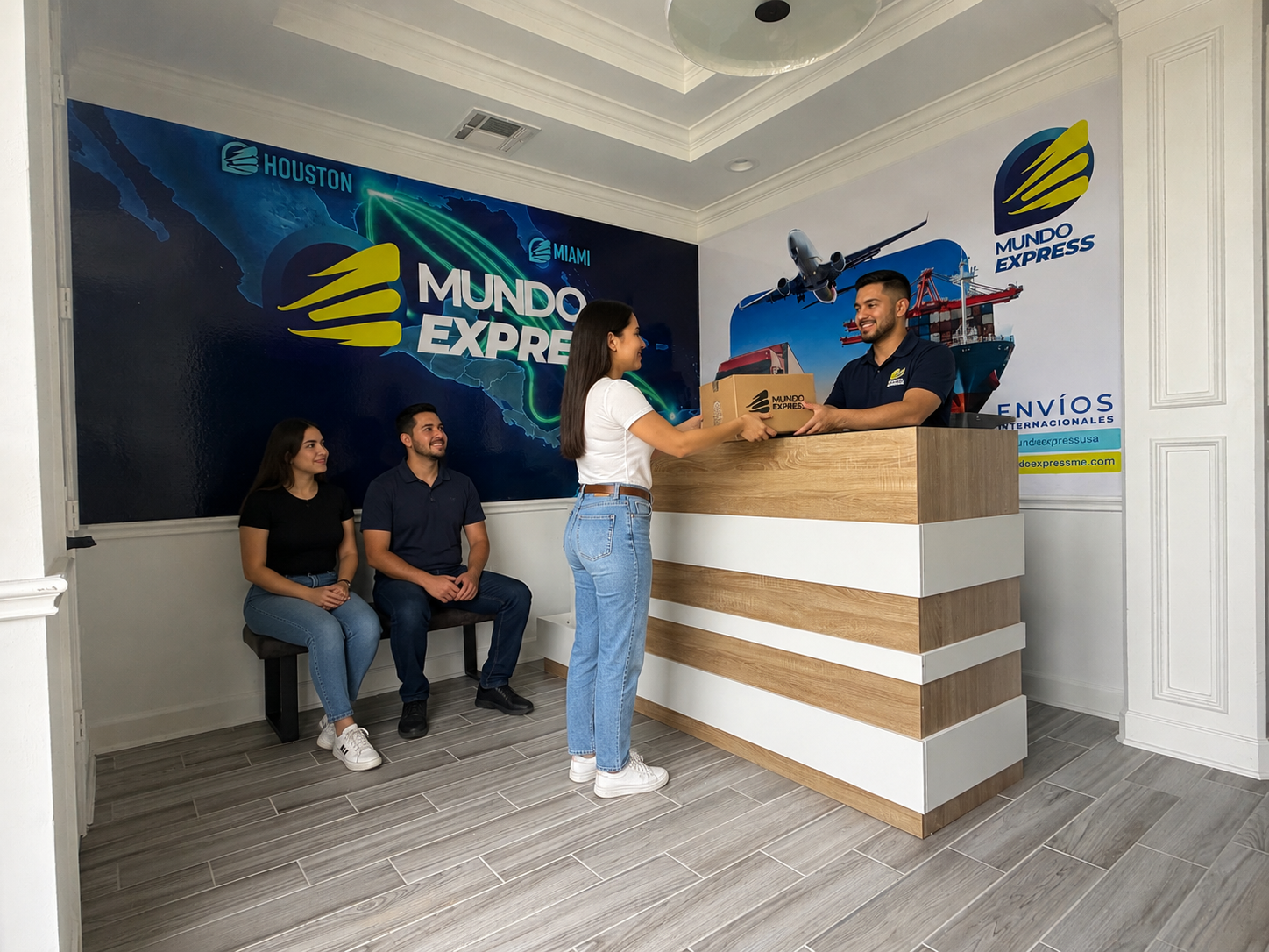 Oficina de Mundo Express Houston atendiendo clientes